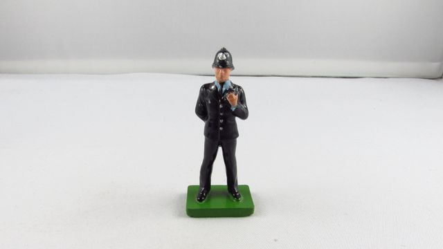 BRITAINS - British Policeman Policjant Brytyjski + Przypinka