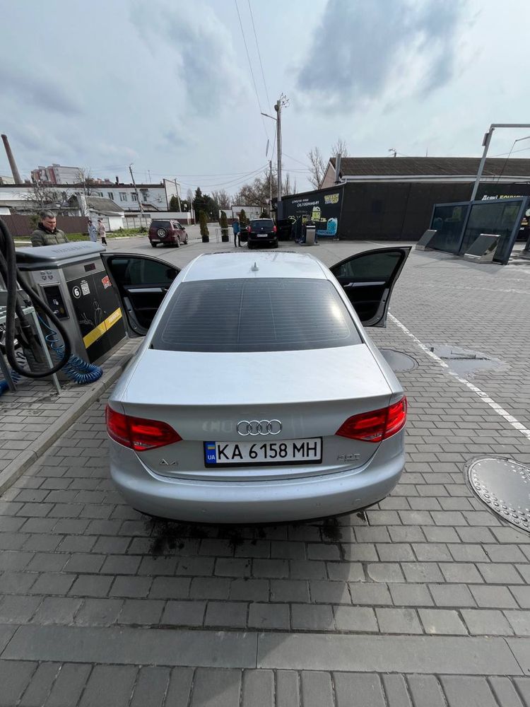 Продам Audi A4 b8 2.0t quattro