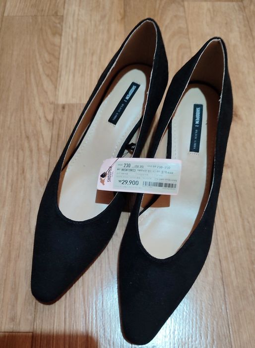 Якісні нові жіночі туфлі із зручним каблуком