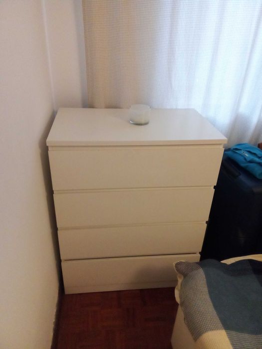 Vendo Cómoda c/4 gavetas, branco, 80x100 cm MALM, muito bom estado.