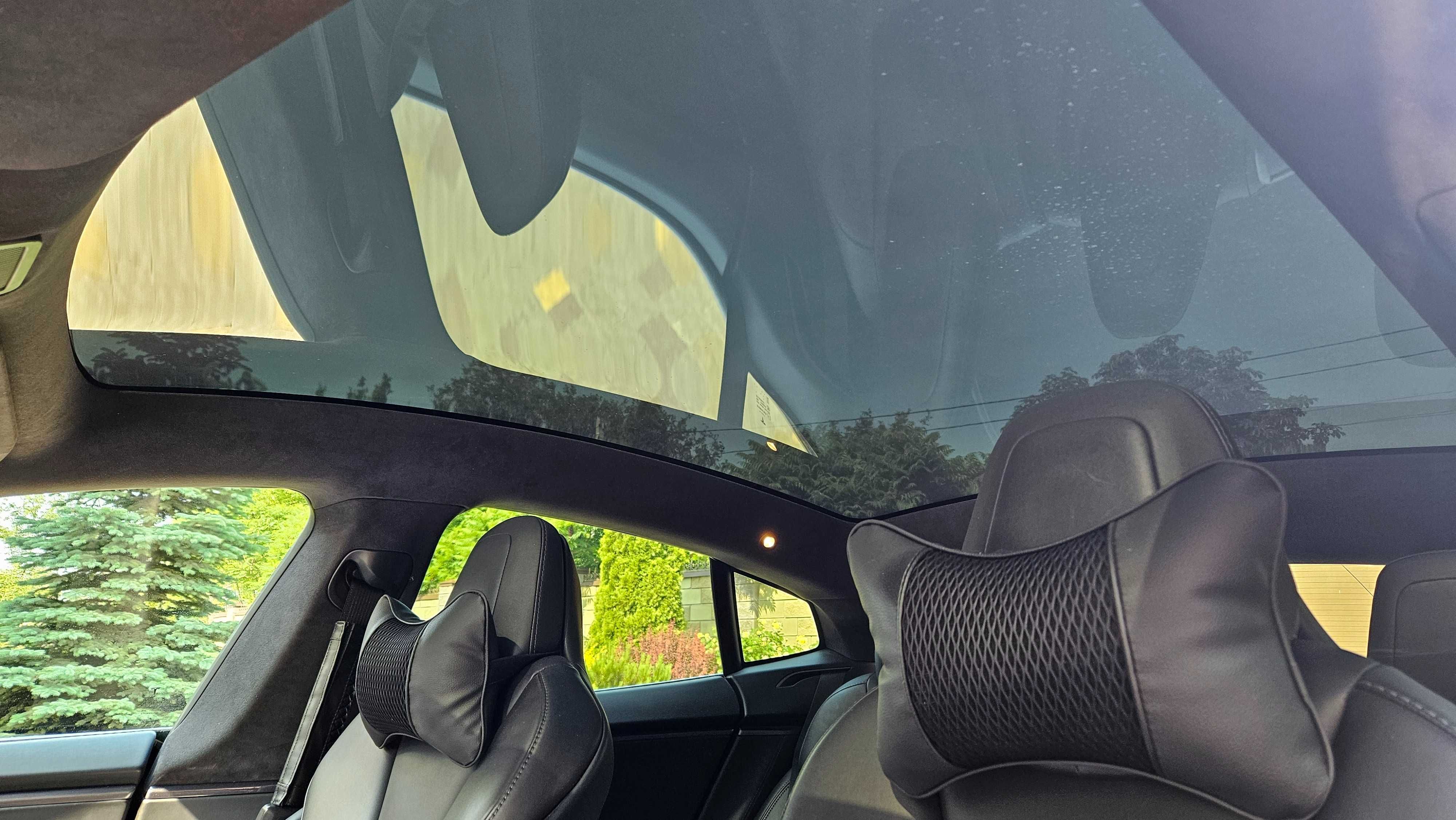 Tesla model s 2020 модельного року RAVEN