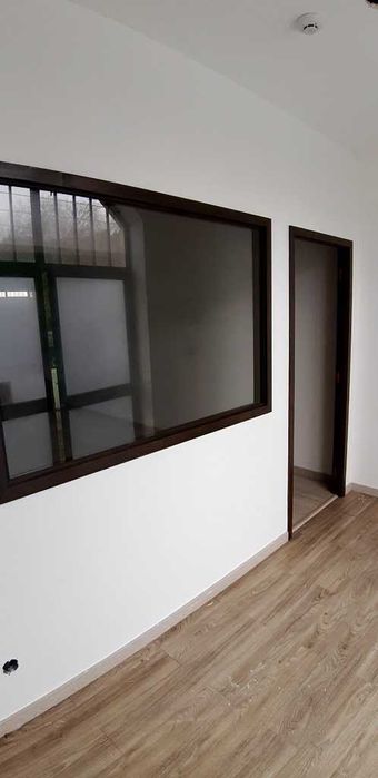 Loja  85m2 em Coselhas apta para serviços ou comércio
