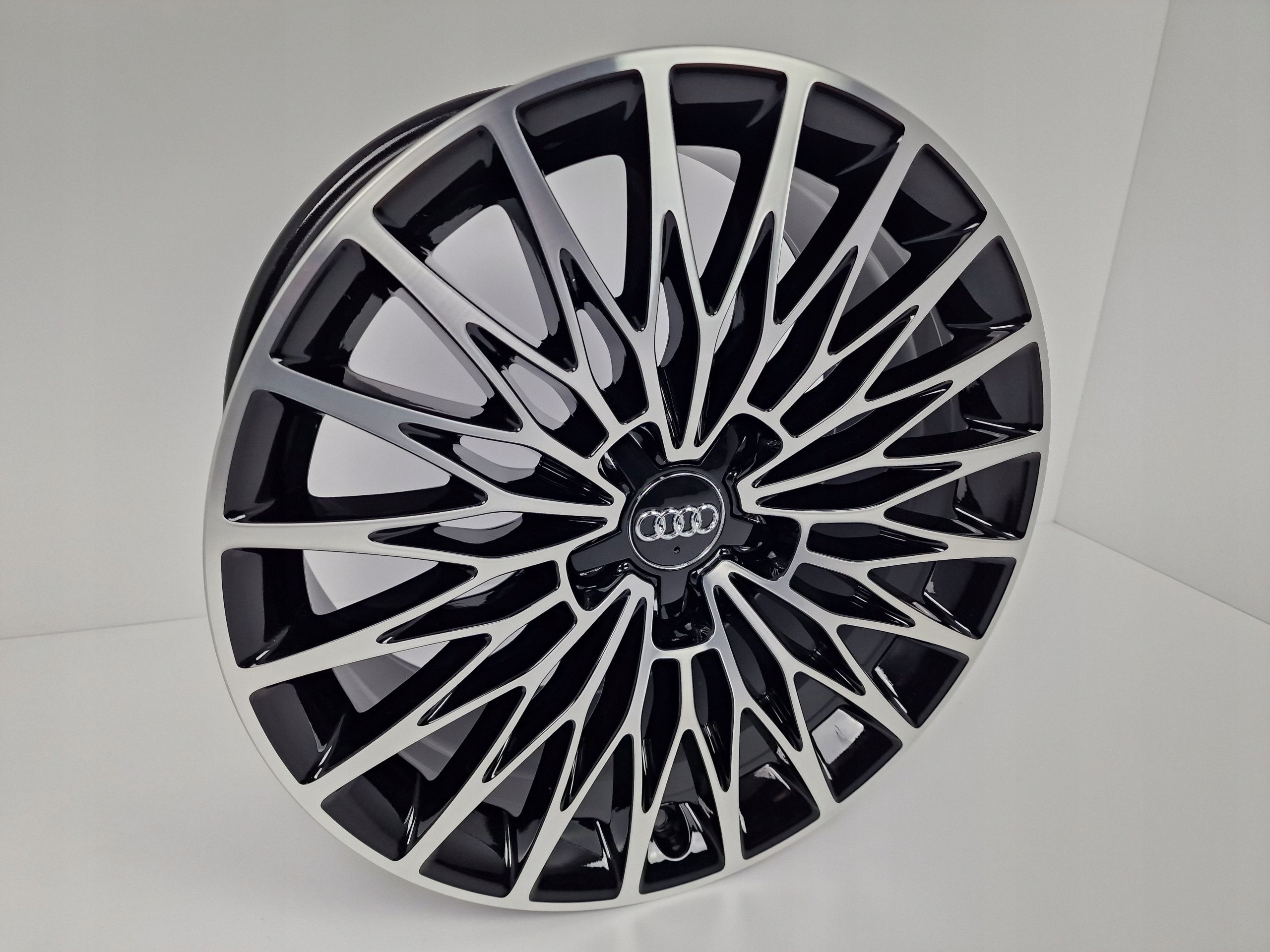 Oryginalne Felgi Audi 18" S3 A3 A4 A6 A8 TT