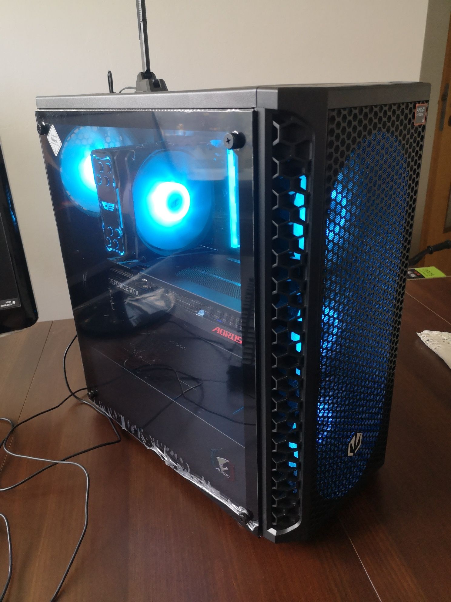 Komputer Gamingowy RTX5060, Ryzen 5 9600X, SSD, 32GB RAM W11