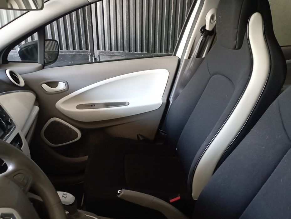 Renault Zoe Life 22kw, com bateria própria,.