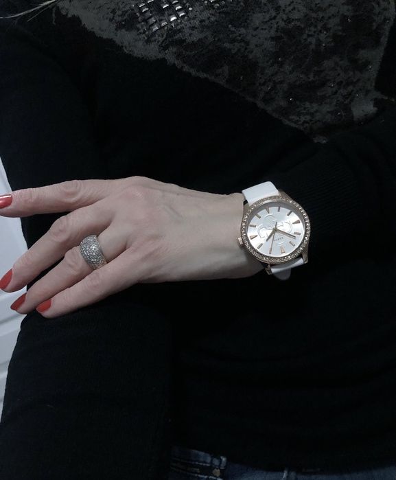 Жіночий годинник Guess Anna,