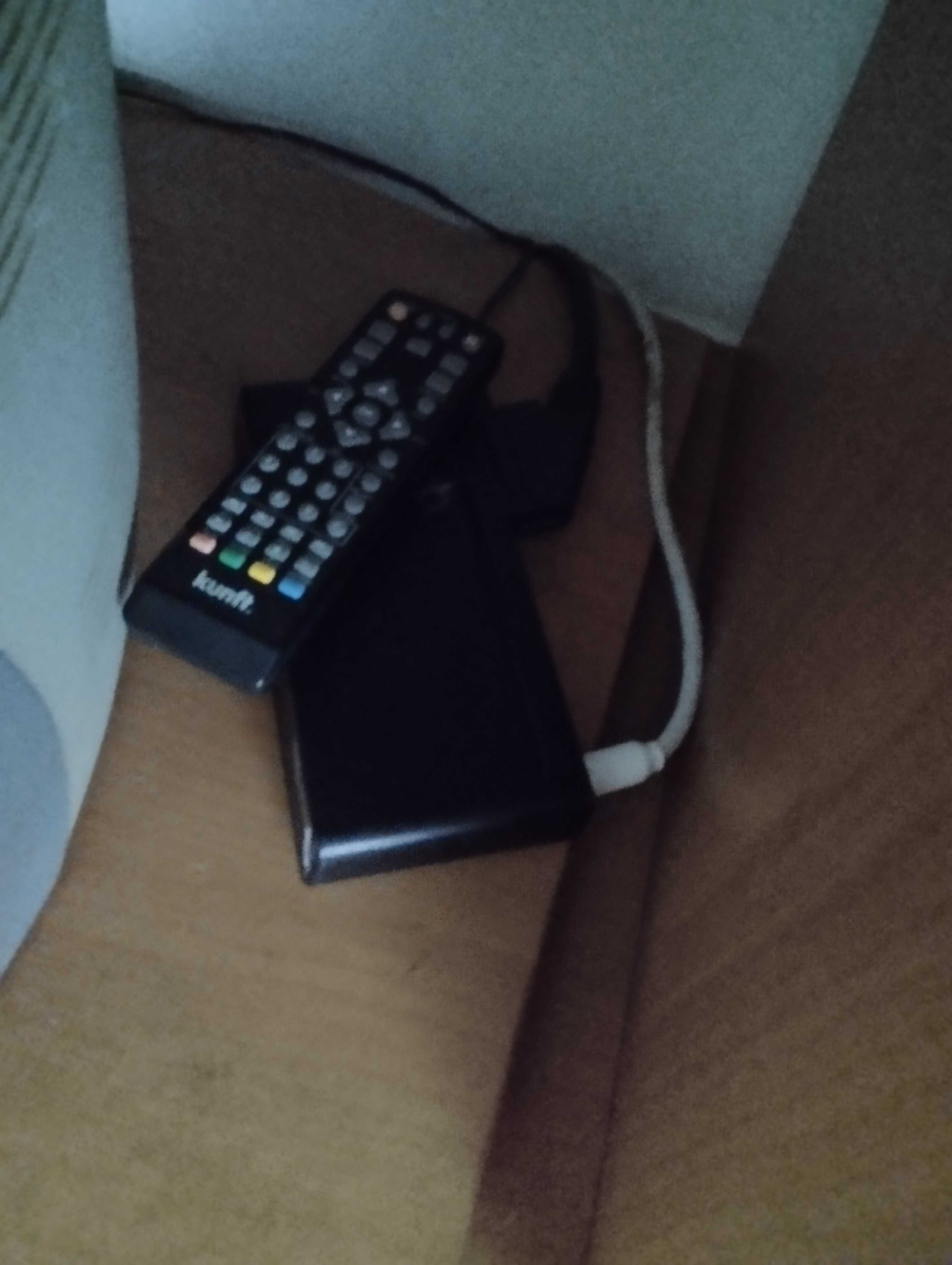 Televisão antiga a funcionar bem com tdt