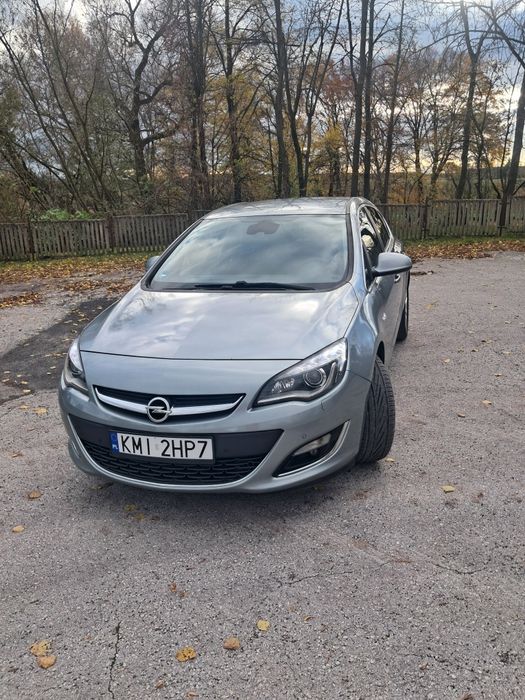 Opel astra J sprowadzony