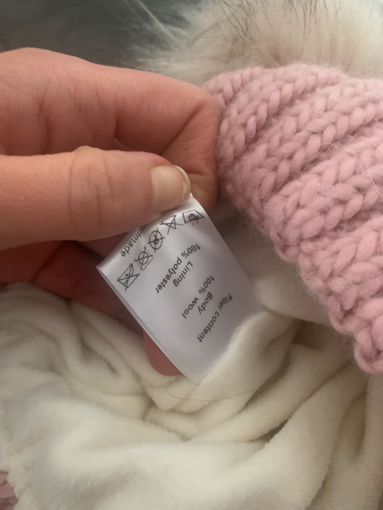 Pom Poms Hat czapka welniana nowa