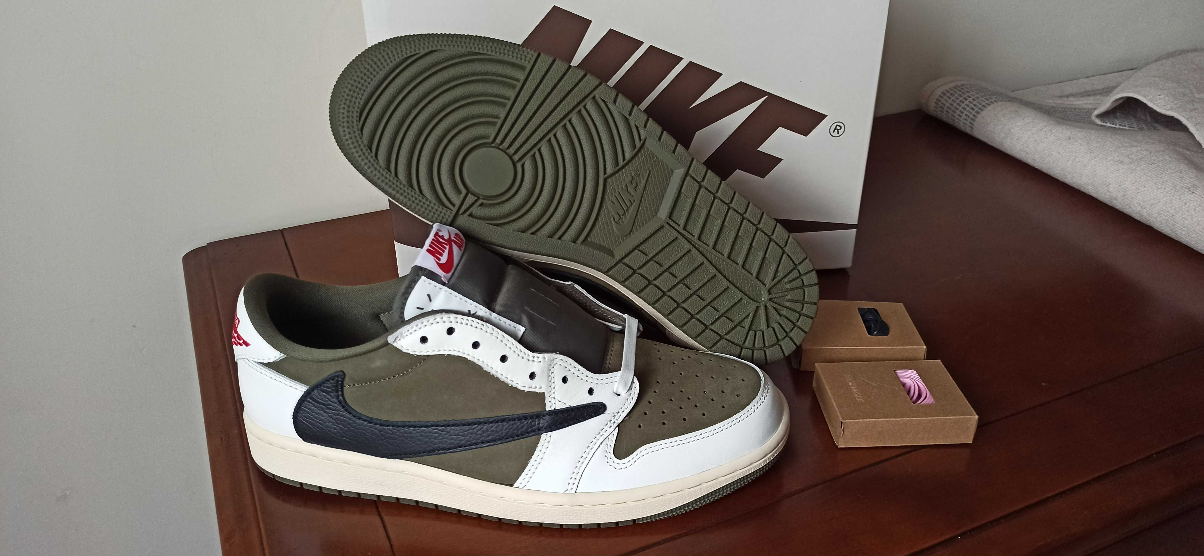 (r. 42,5/ US9) Nike Jordan 1 Retro Low OG SP Travis Scott Medium Olive