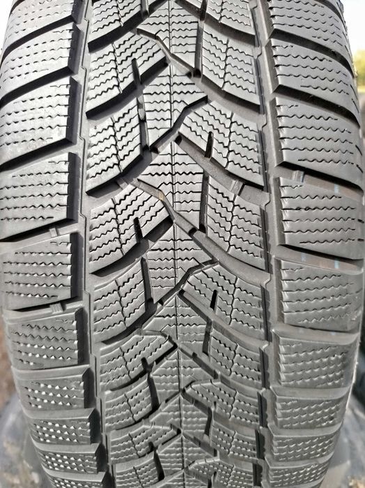 A212# Opony uzywane zimowe 235/65/17" Dunlop