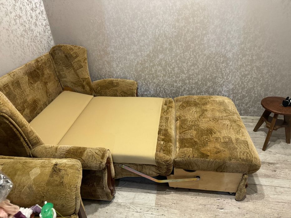 Подам диван в гарному стані