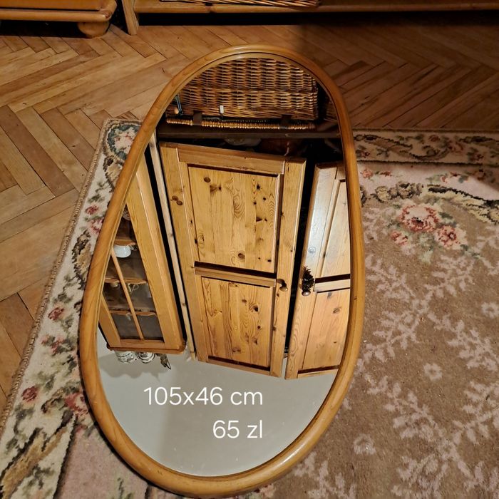 Lustro owalne z drewniana rama