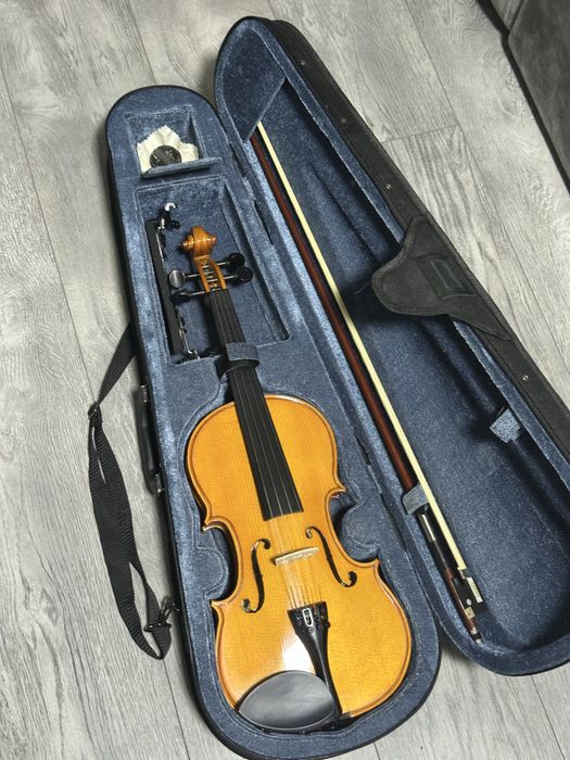 Продаю скрипку Valencia V400 4/4