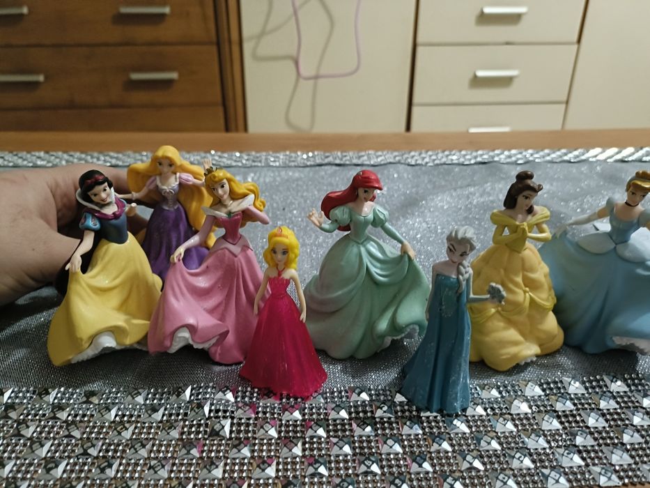 8 figurek księżniczki Disneya
