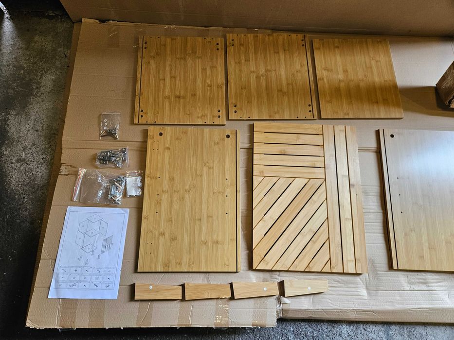 Bambusowa szafka łazienkowa z drzwiczkami