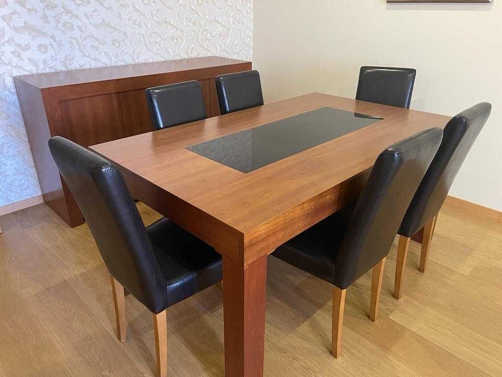 Sala de Jantar- Mesa/Aparador