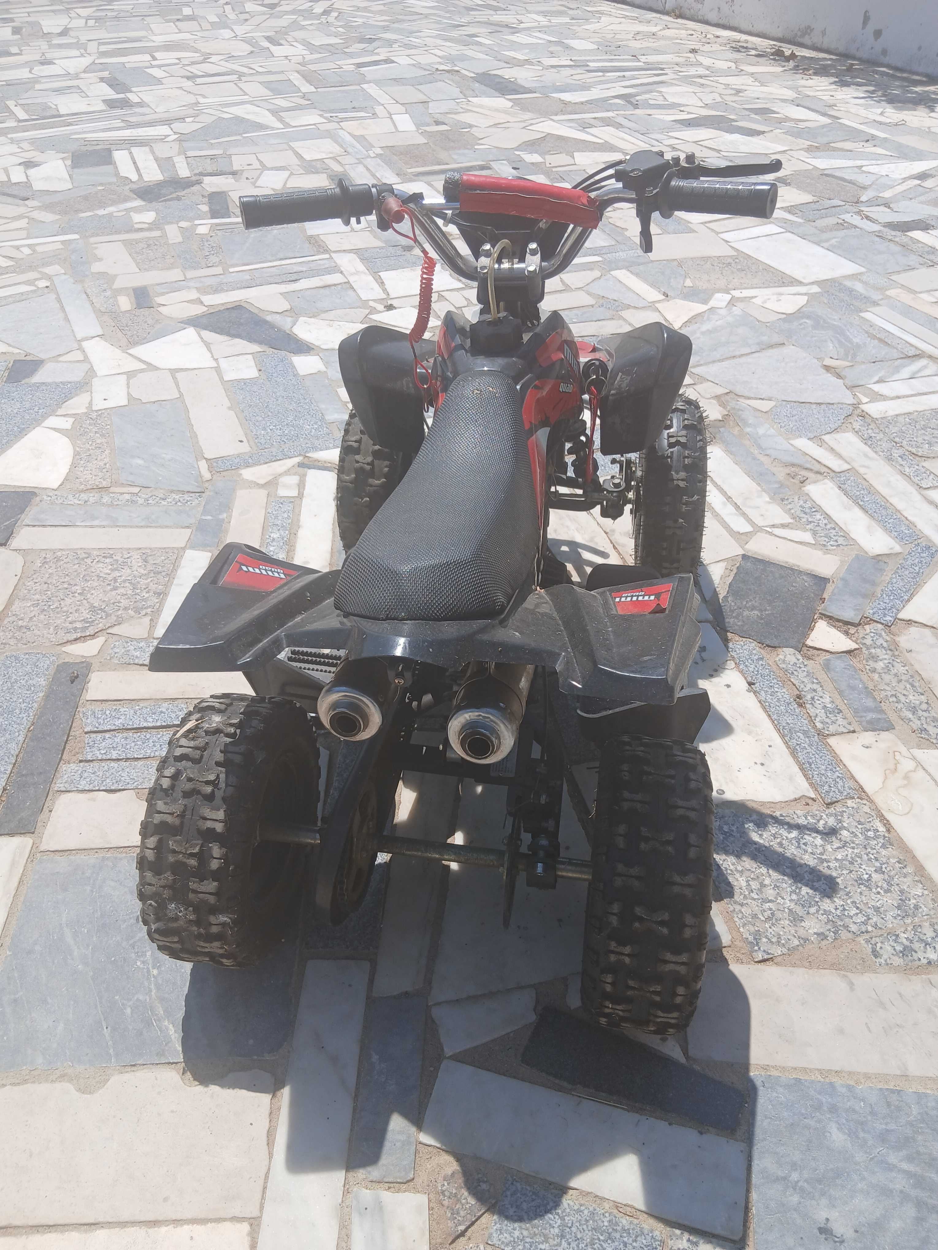 Mini mota 4 de criança