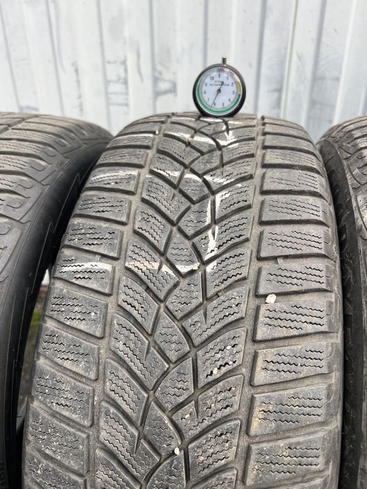 Комплект шин Goodyear EfficientGrip Performance 215/55/16