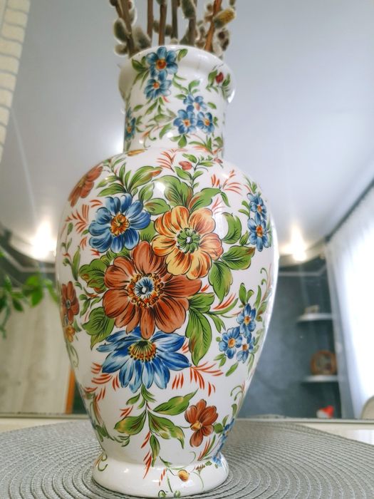 Французька вінтажна велика керамічна ваза з ручним розписом у квітково
