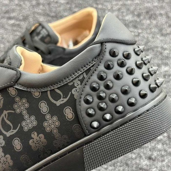 Кеды с шипами Christian Louboutin. Новые. 38 р.