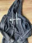 Sweat preta e com bolsos da Champion