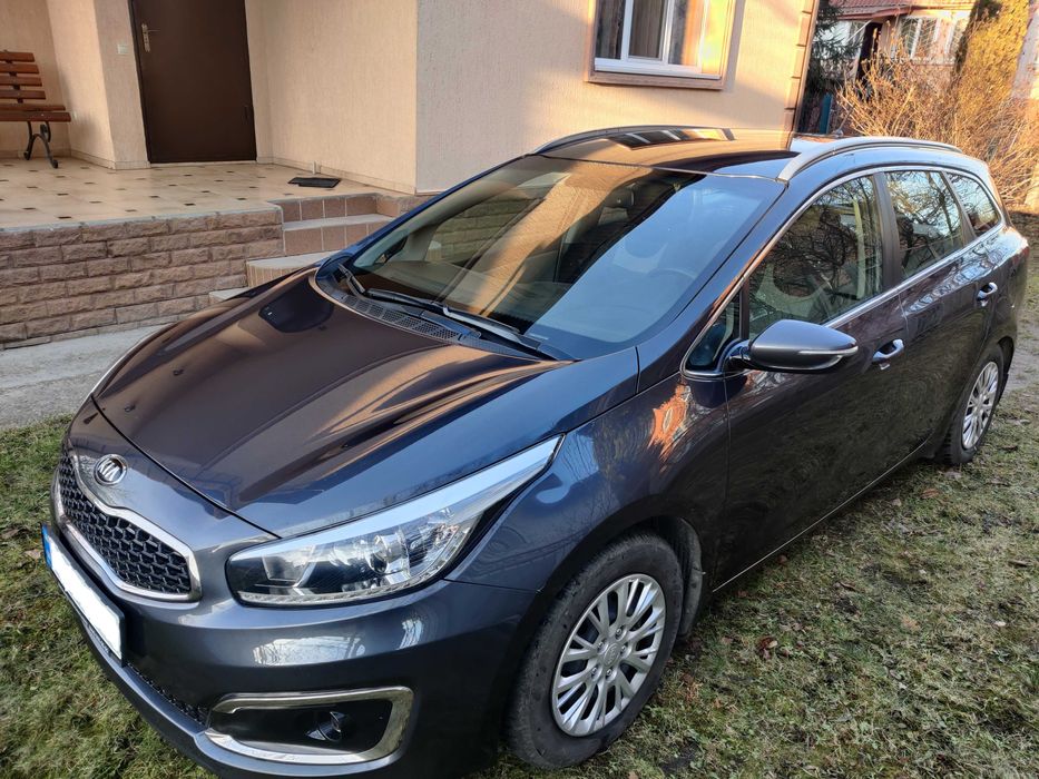 Продам автомобіль KIA cee'd 1,6 рік випуску 2016 универсал