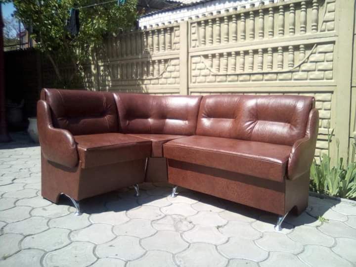 Перетяжка Ремонт Реставрация М'якої мебелі.