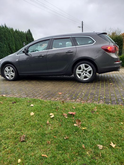 Opel Astra J kombi cosmo