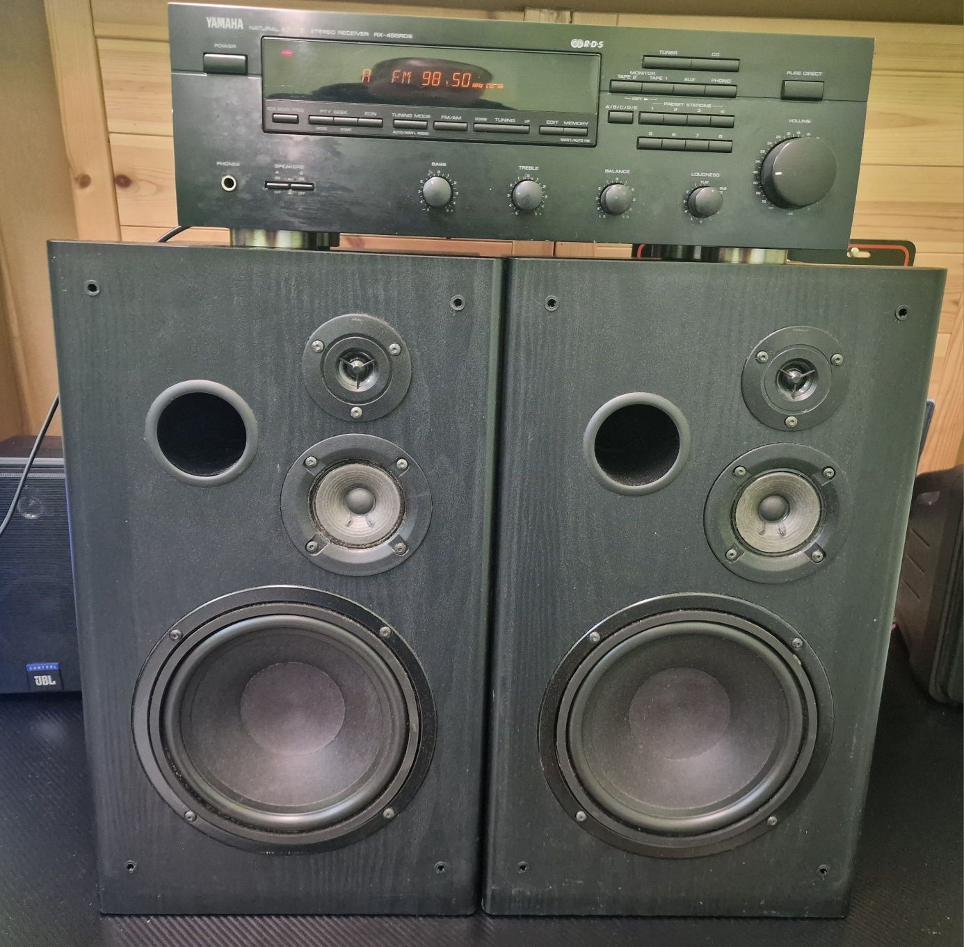 Zestaw stereo amplituner Yamaha z kolumnami Grundig