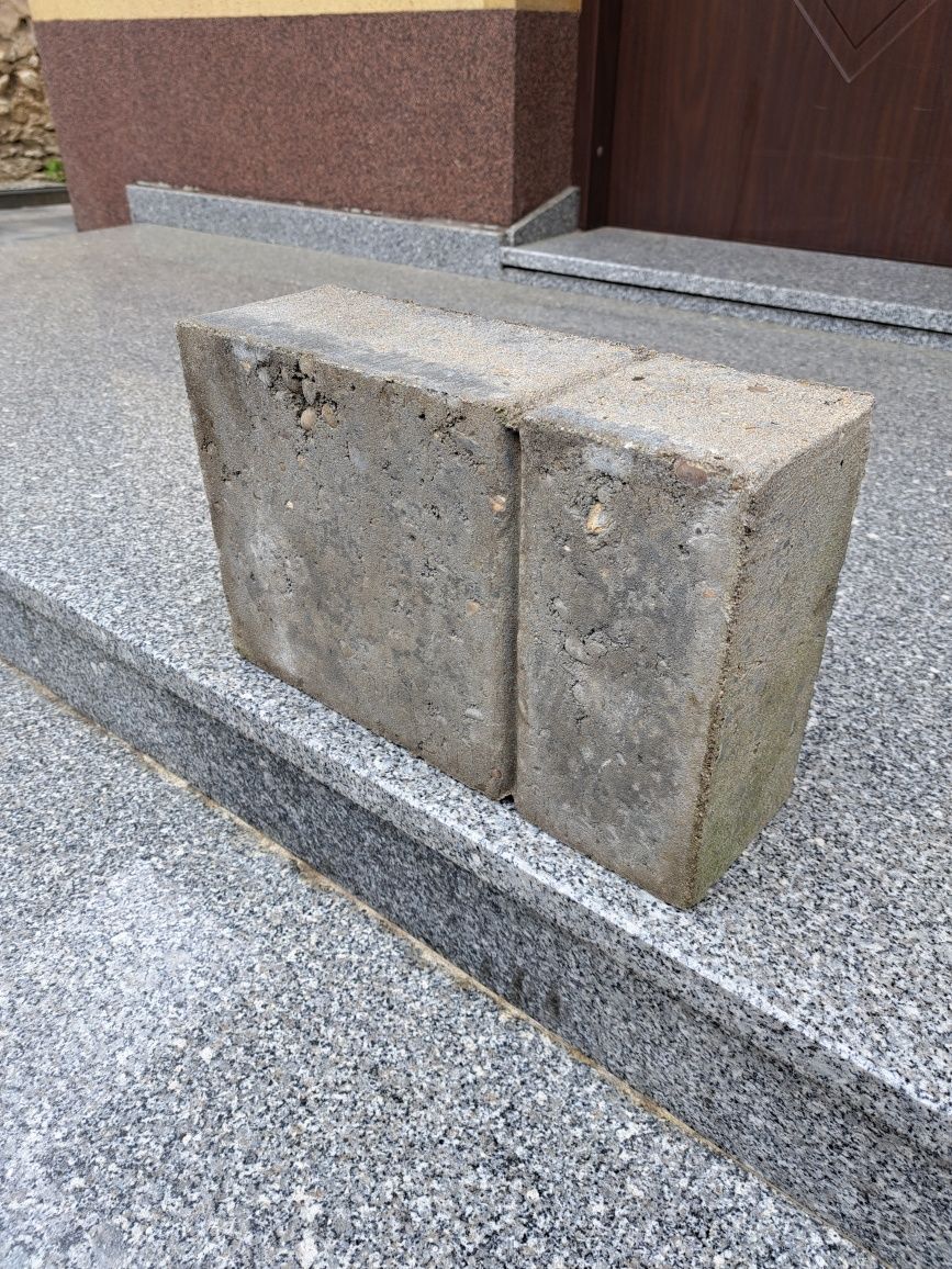 Bloczek betonowy, fundamentowy