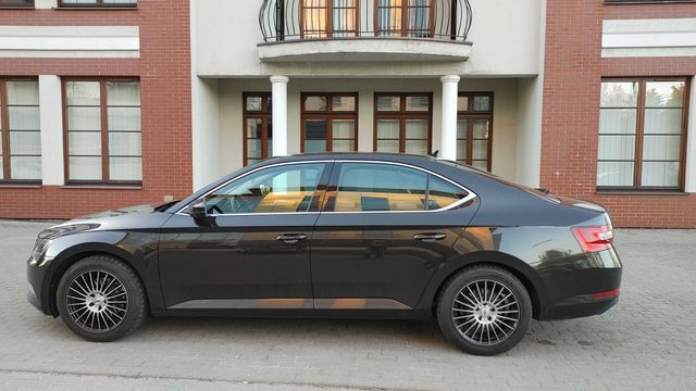 Skoda Superb ambition 2018 1.4 150 kM  bezwypadkowa niski przebieg