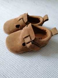 Sapatos de bebé em pele Tamanho 19