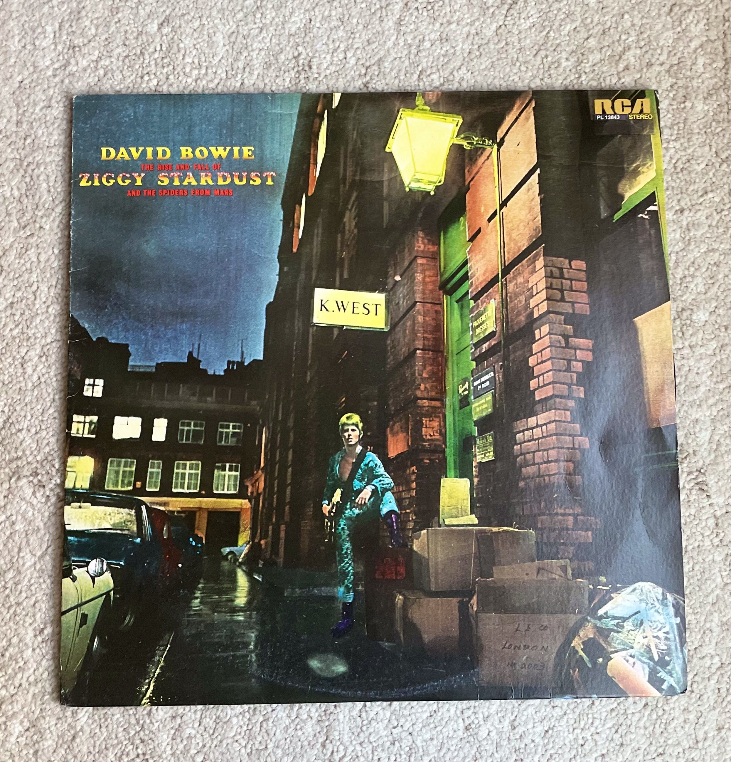 The Rise and Fall of Ziggy Stardust and the Spiders from Mars -D.Bowie