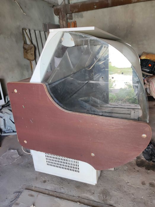 Продам холодильну вітрину "MAWI" 3 метра