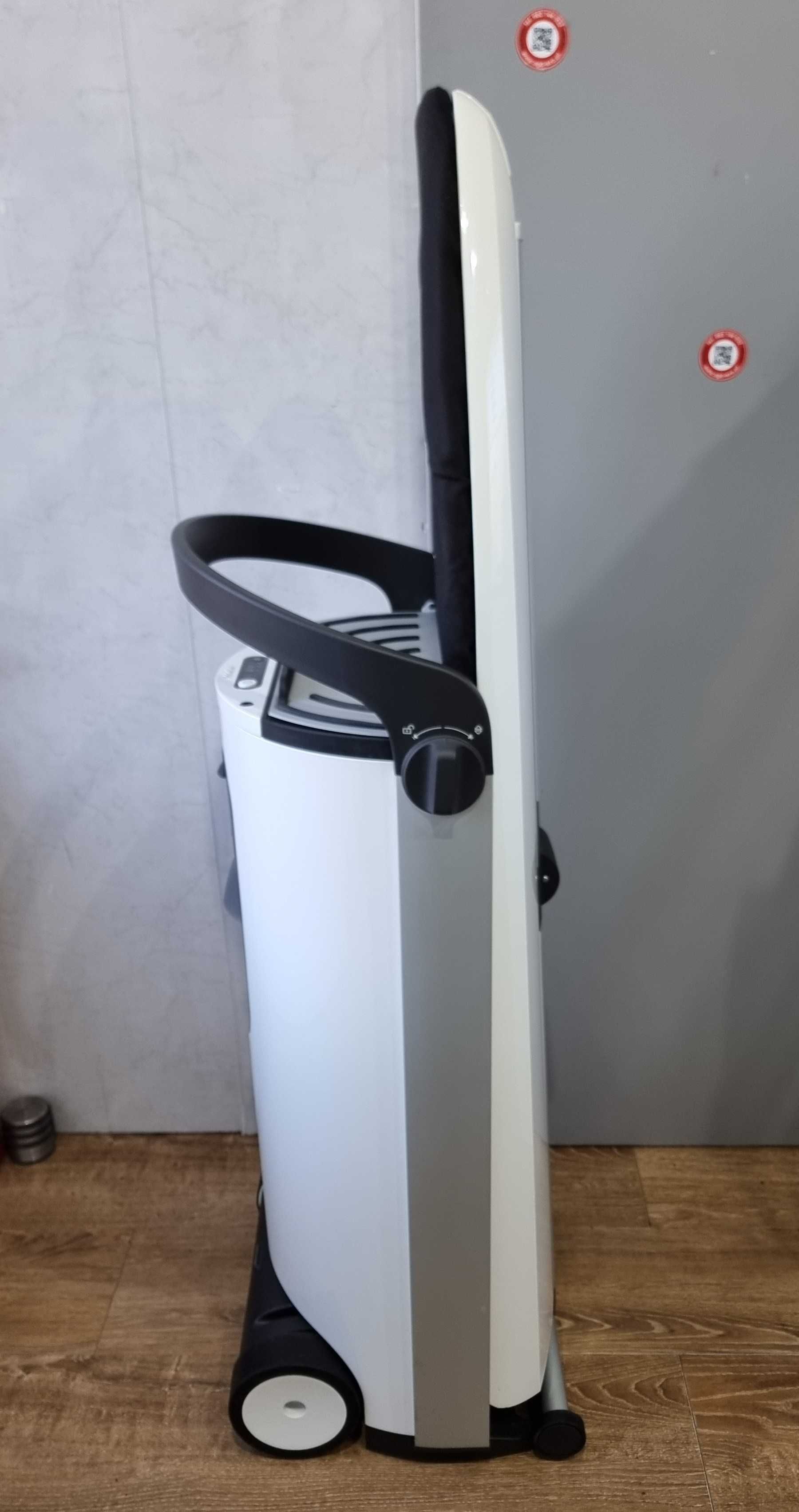 Prasowalnica, deska prasownia,stacja parowa FashionMaster Miele B 2847