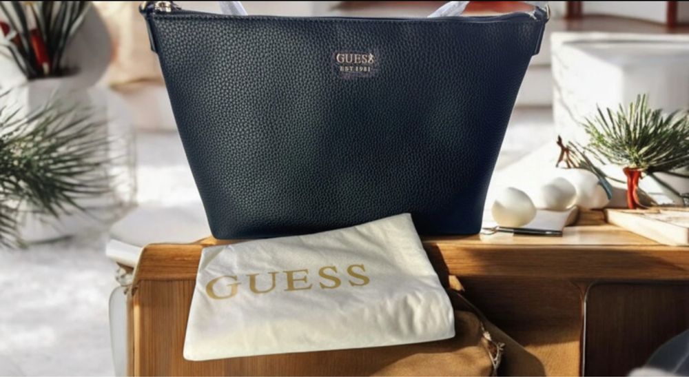 Guess Torebka Nowa czarna Eko skóra plus woreczek kosmetyczka
