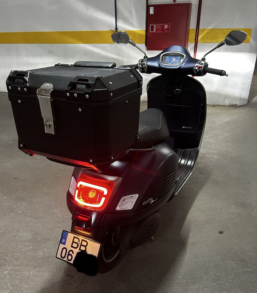 Vespa GTS 300 Super Tech 2023