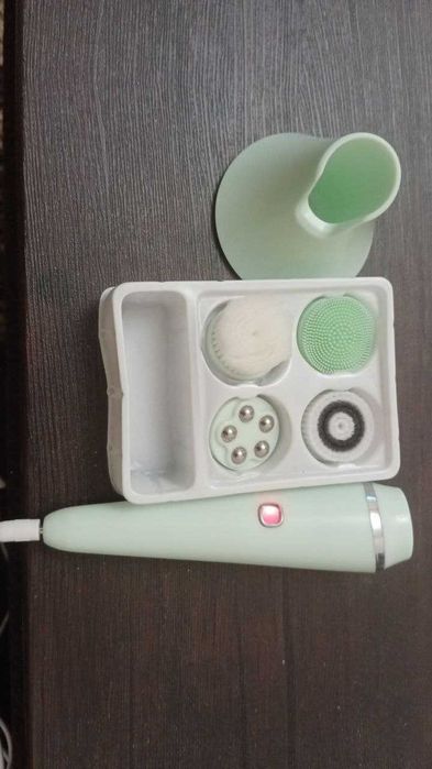 Электрическая щетка для лица Facial SPA