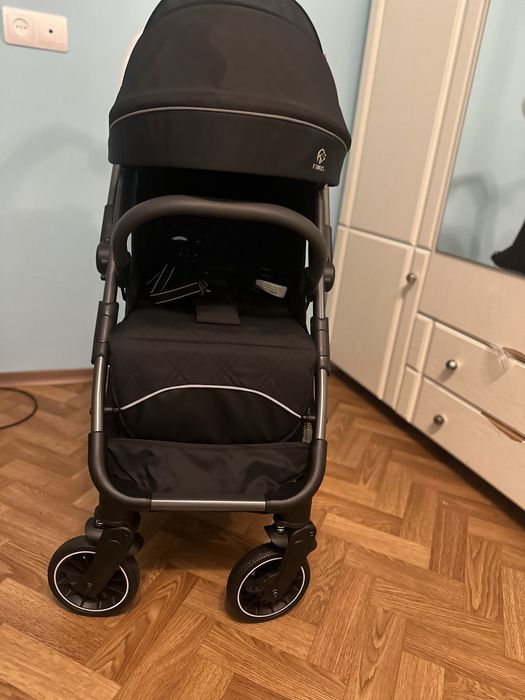 Продам прогулянковий візок Fimos