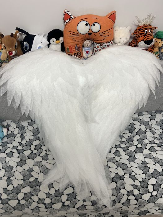 Білі крила на прокат для свята