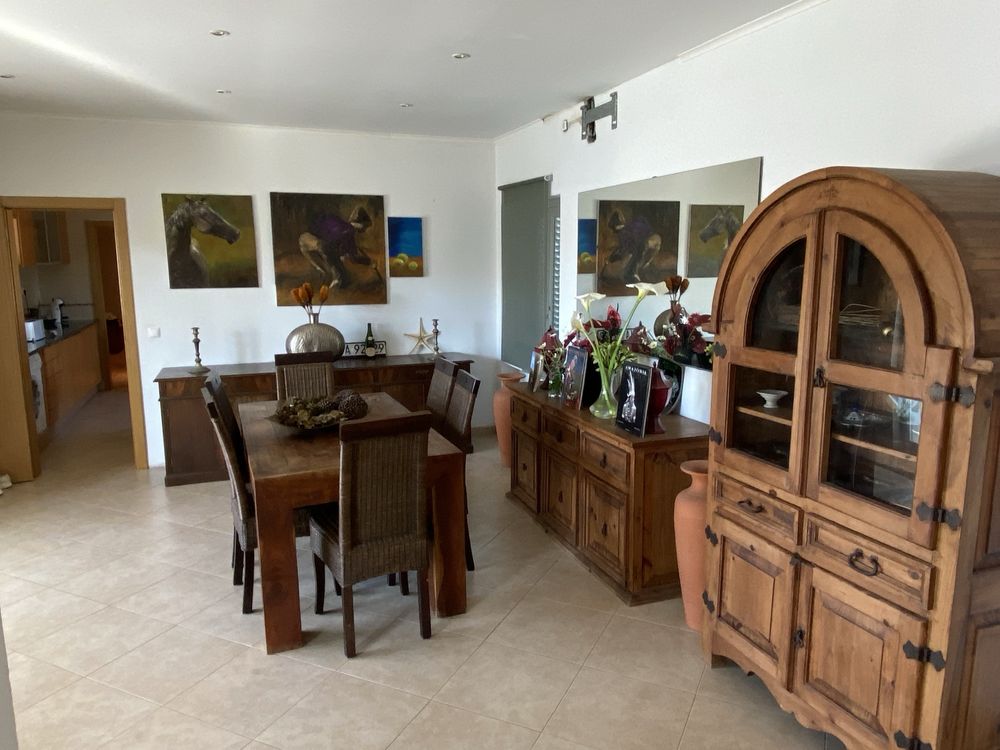 Quarto em Moradia FCT /Egas Moniz