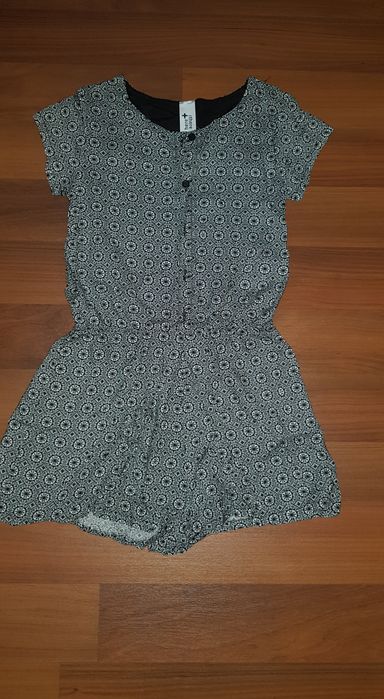 Macacão preto e branco