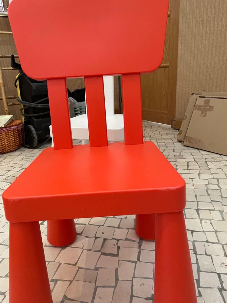 Mesa e cadeiras IKEA crianca