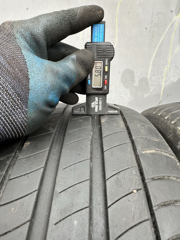 Продам комплект летних шин Michelin Primacy3 215/60 R17