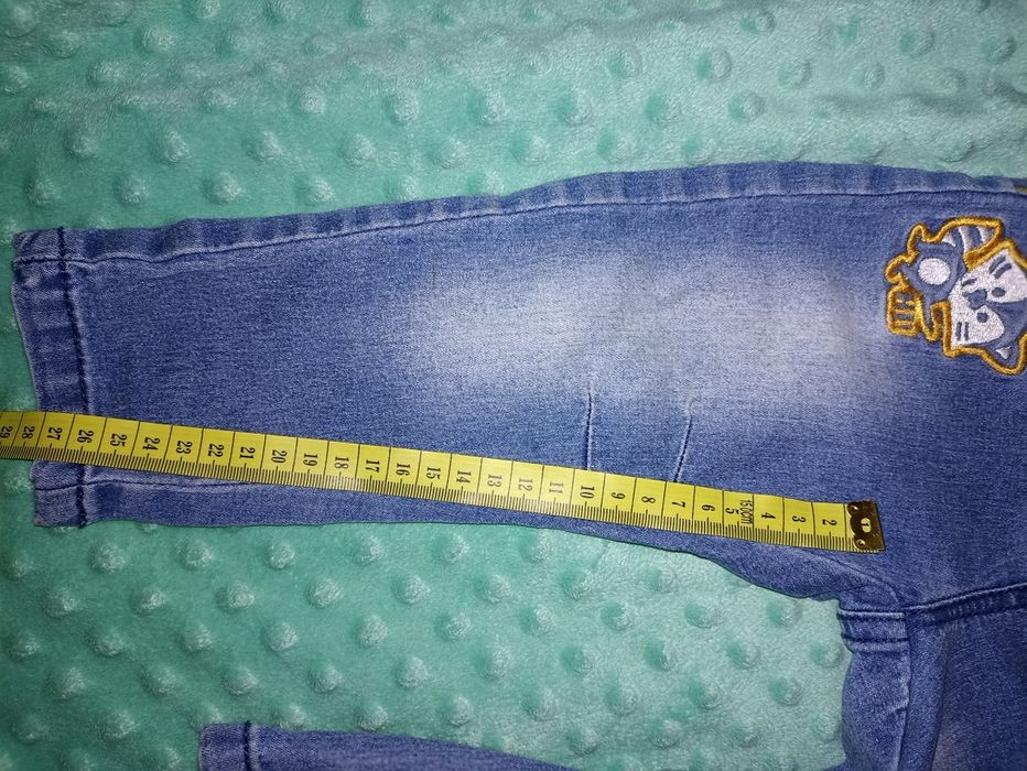 Spodnie jeansowe niemowlece