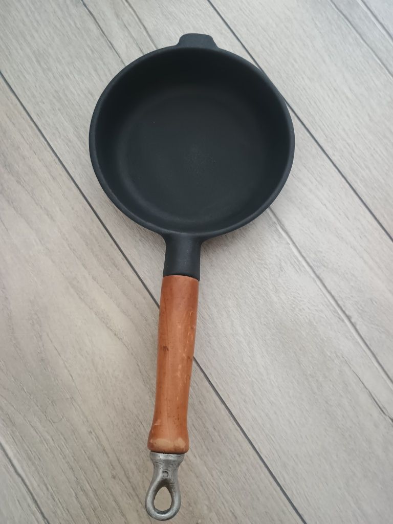 Patelnia żeliwna 15 cm