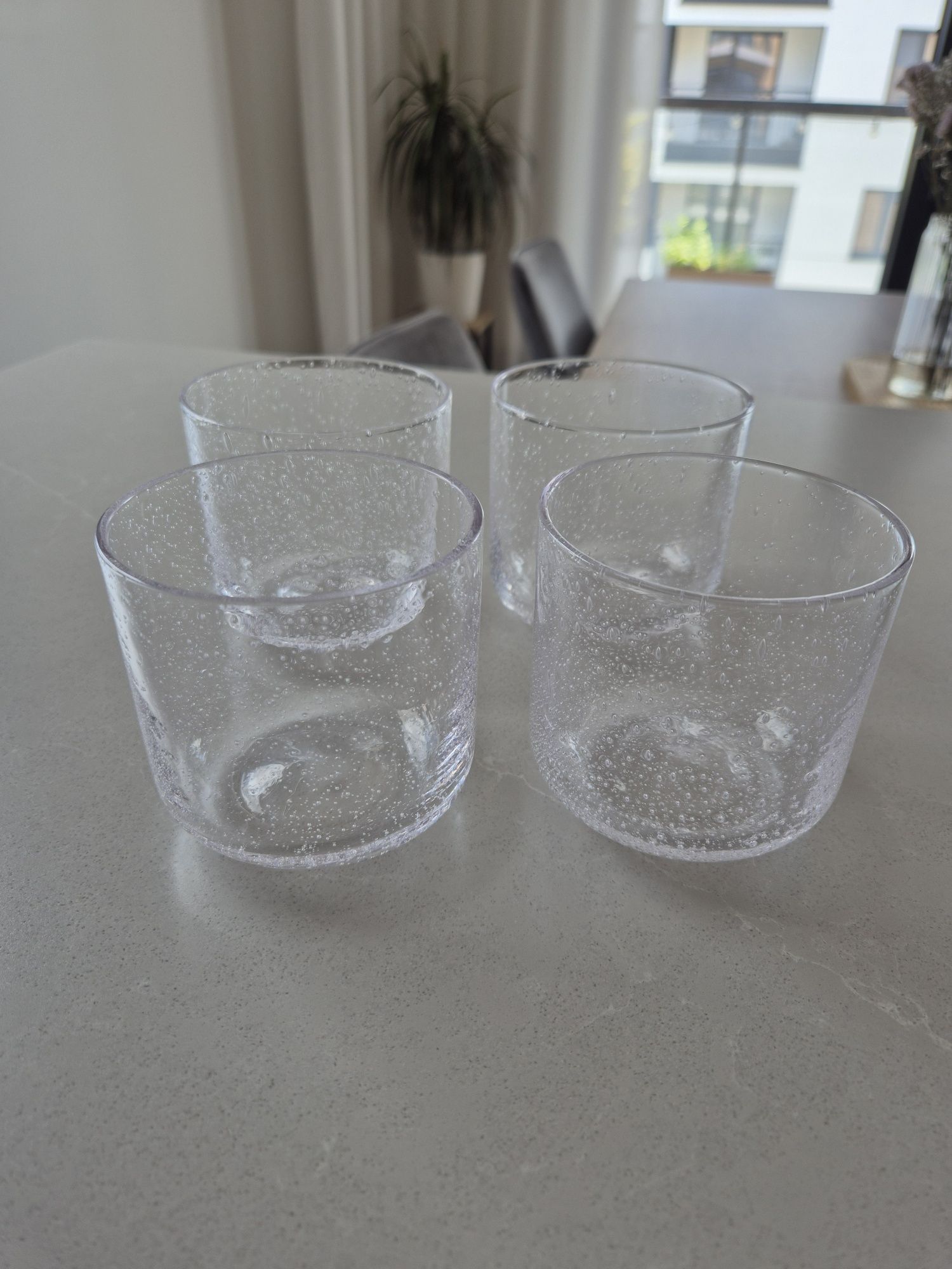 Szklanki z bąbelkowego szkła 4 szt. sinsay zara home h&m home&you