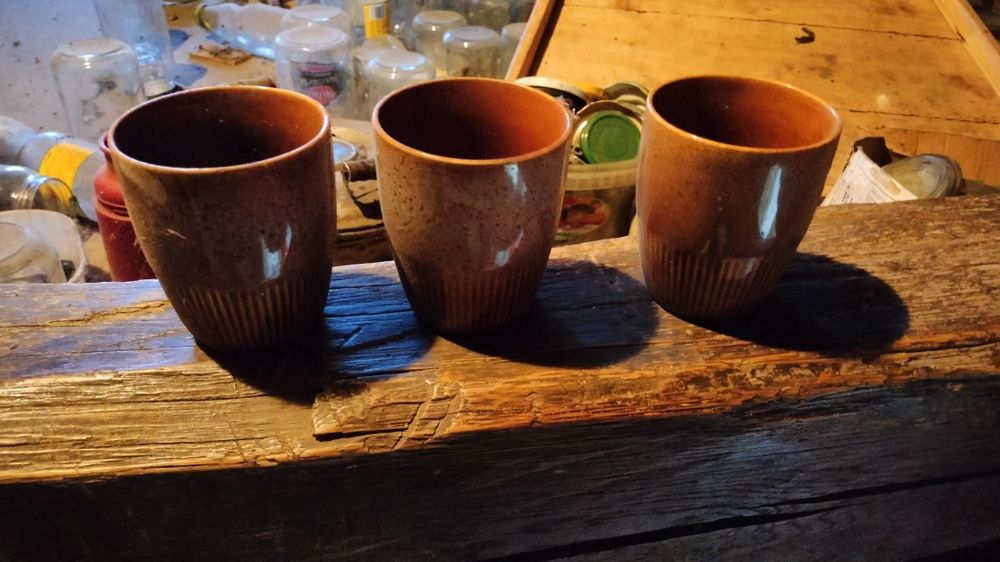 Ikona PRL: Komplet 3 Dużych Kubków Porcelitowych z Mirostowic - Styl M