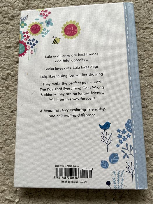 Książka „ Two sides” w języku angielskim.